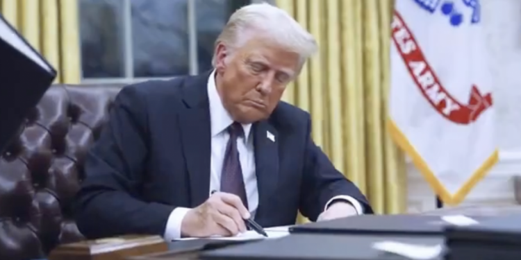 트럼프 대통령, 트랜스젠더 여자선수 대회출전 금지 행정서명 예고